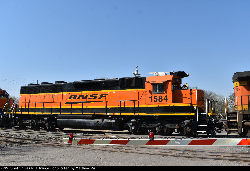 BNSF 1584